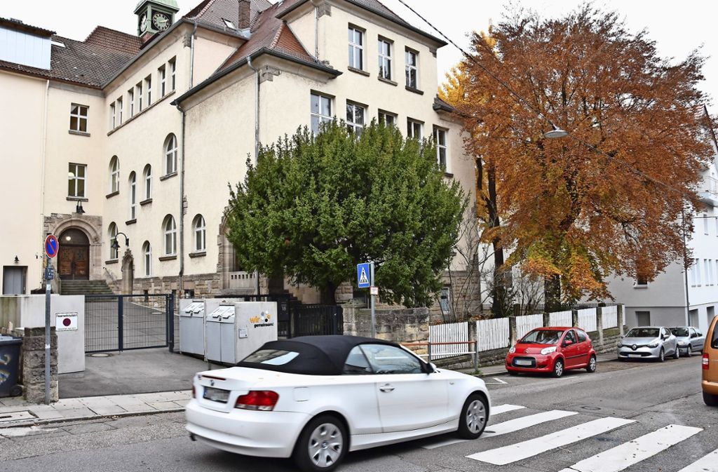 Zebrastreifen an der Grundschule wird sicherer gemacht: Sicherer Schulweg in Uhlbacher Straße