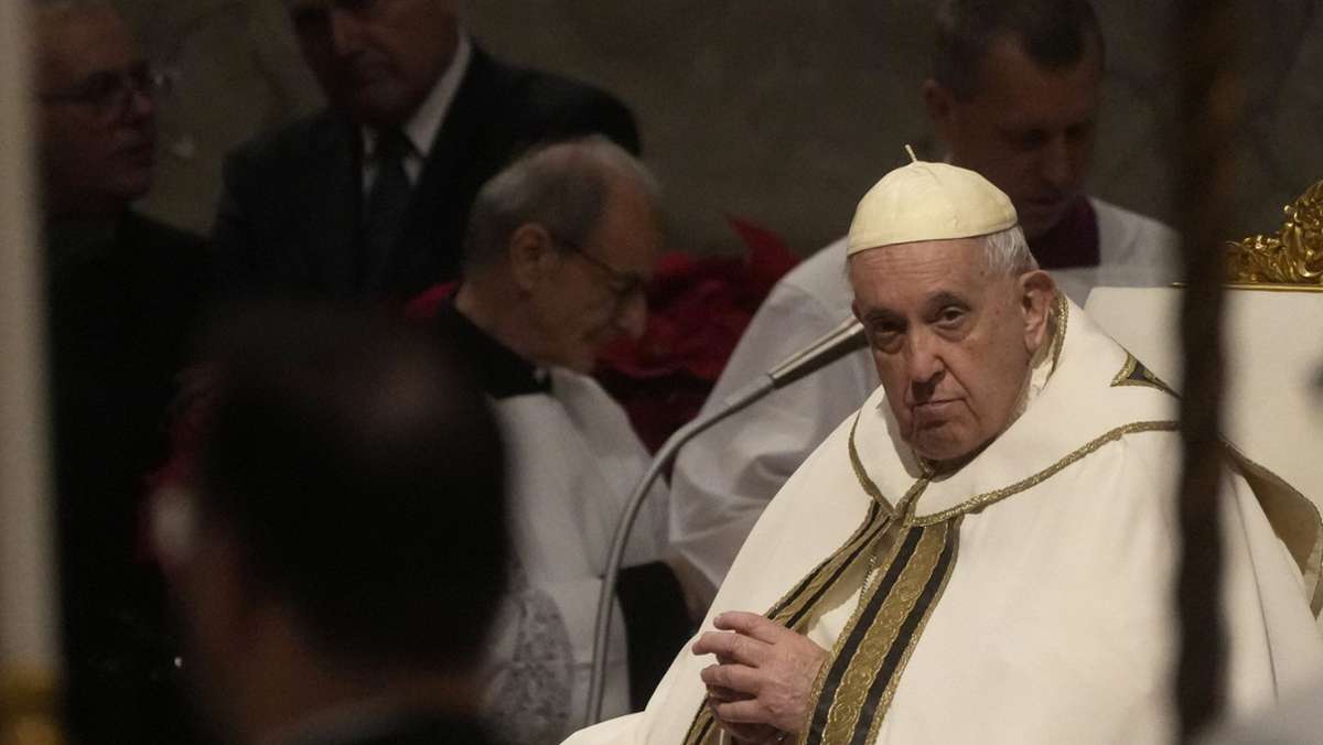 Christmette im Petersdom: Papst predigt zu Weihnachten gegen Resignation und Verzweiflung