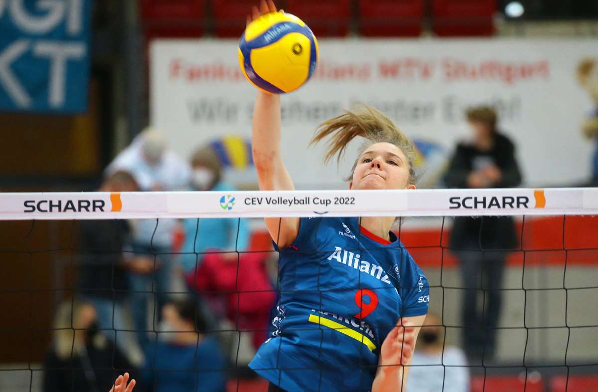 Die niederländische Mittelblockerin Eline Timmerman gehört zu den Spielerinnen, die wegen der WM erst spät zum Team von Allianz MTV Stuttgart stoßen werden. Foto: Baumann/Britsch