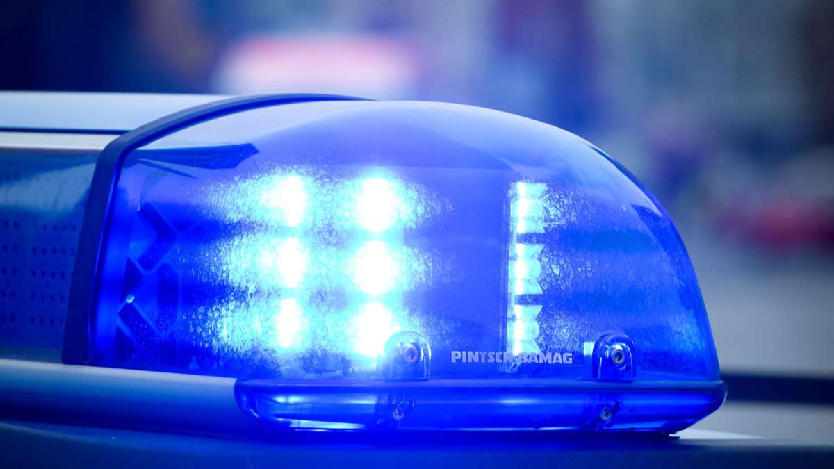 Unfall in Stuttgart-Hedelfingen: Unbekannter fährt 16-Jährige an und flüchtet – Polizei sucht Zeugen
