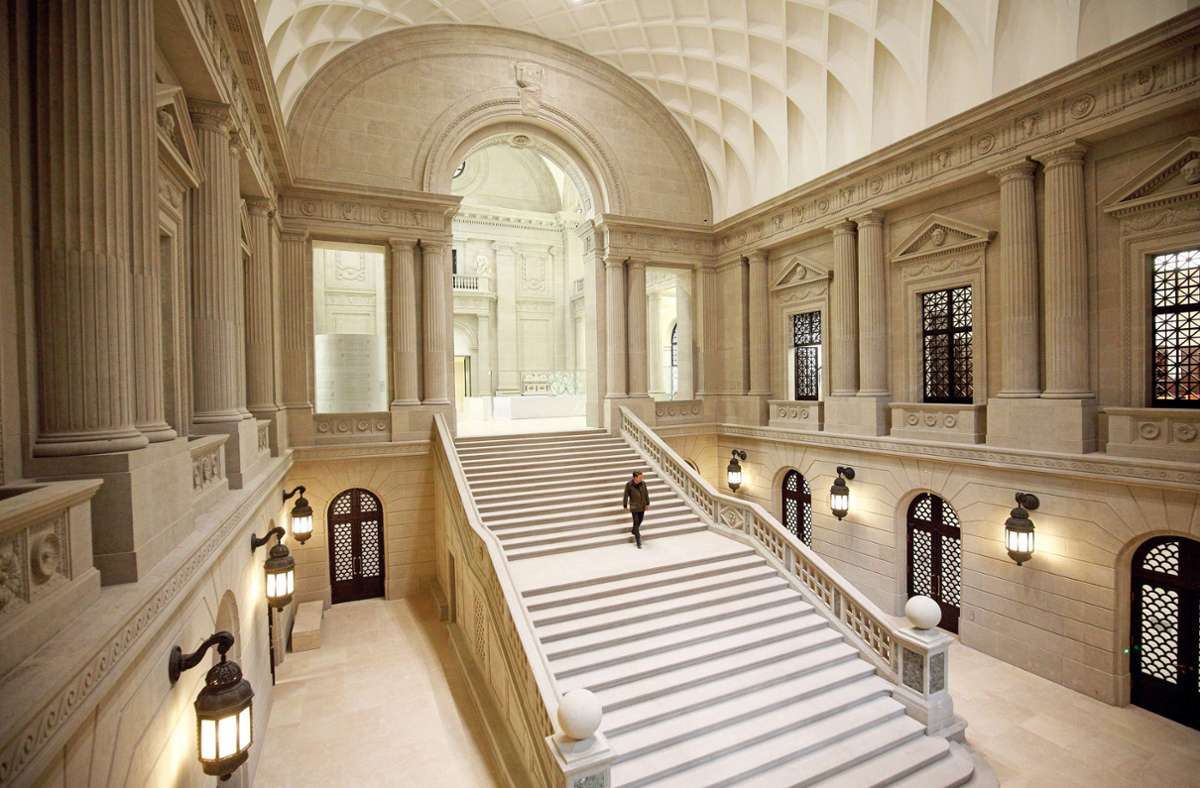 Neuer Glanz, alte Pracht: die Treppenhalle der sanierten Staatsbibliothek Unter den Linden in Berlin.