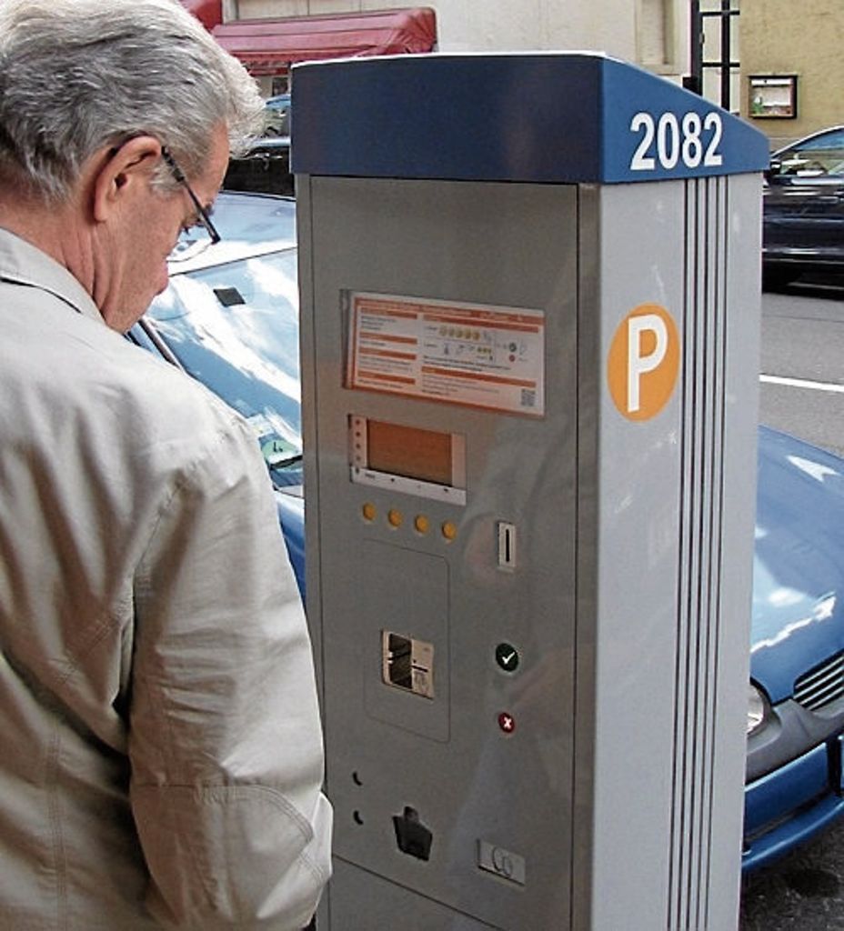 BAD CANNSTATT:  Vorboten des Parkraummanagements: Neue Parkscheinautomaten aufgestellt