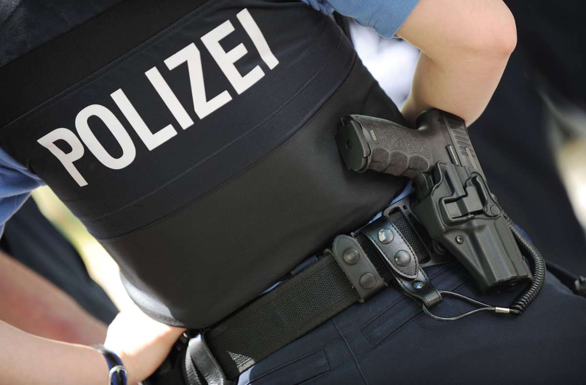 Bruchsal: Wachmann soll Polizeiwaffen und Funkgeräte gestohlen haben
