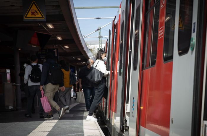 Aktion für S-Bahn ab 21. Juni: Verband Region Stuttgart befragt Fahrgäste
