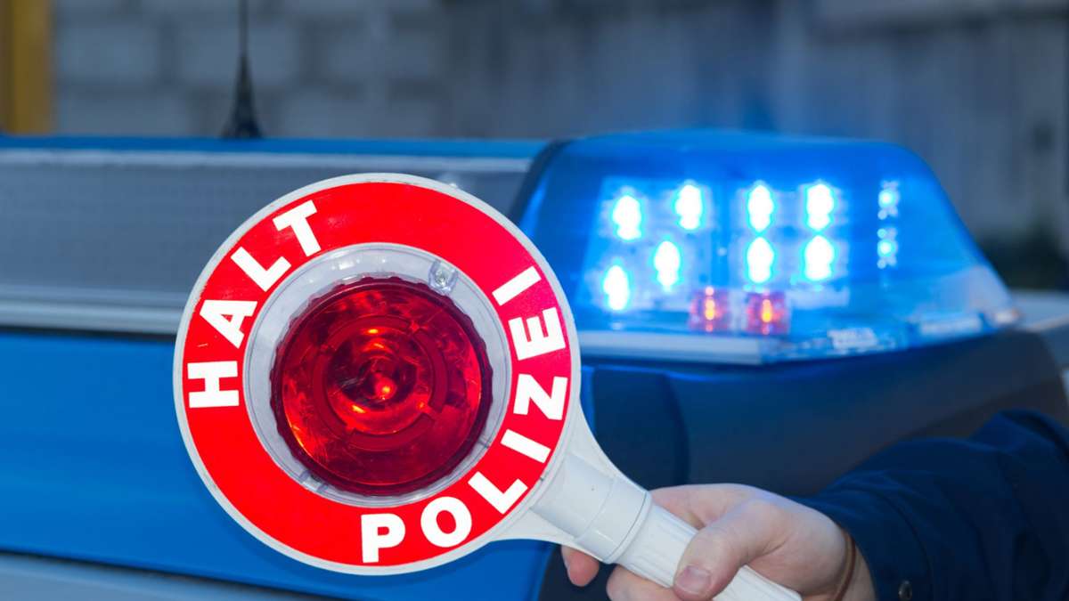 Villingen-Schwenningen: 53-Jährige fährt im nicht zugelassenen Auto der Polizei davon