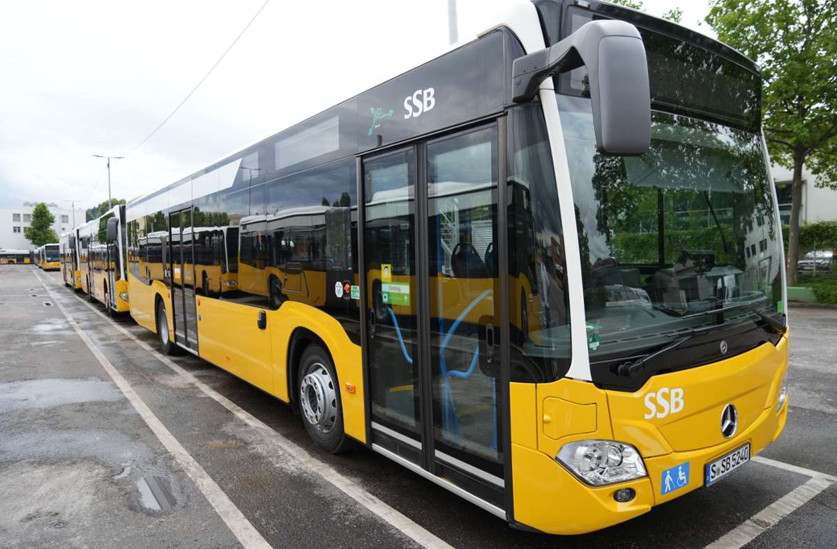 Stuttgarter Straßenbahnen: Erste neue Busse nach dem SSB-Depotbrand