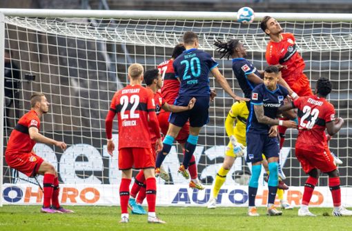 Laut dem Sportportal „Spox“ droht dem VfB Stuttgart „auf dem Relegationsplatz nach zwei Jahren im Oberhaus mehr denn je der erneute Absturz in die Zweitklassigkeit“. Foto: dpa/Andreas Gora