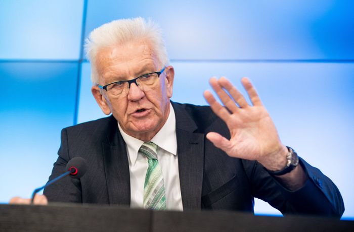 Neue Corona-Regeln: Ministerpräsident Winfried Kretschmann erläutert die Beschlüsse