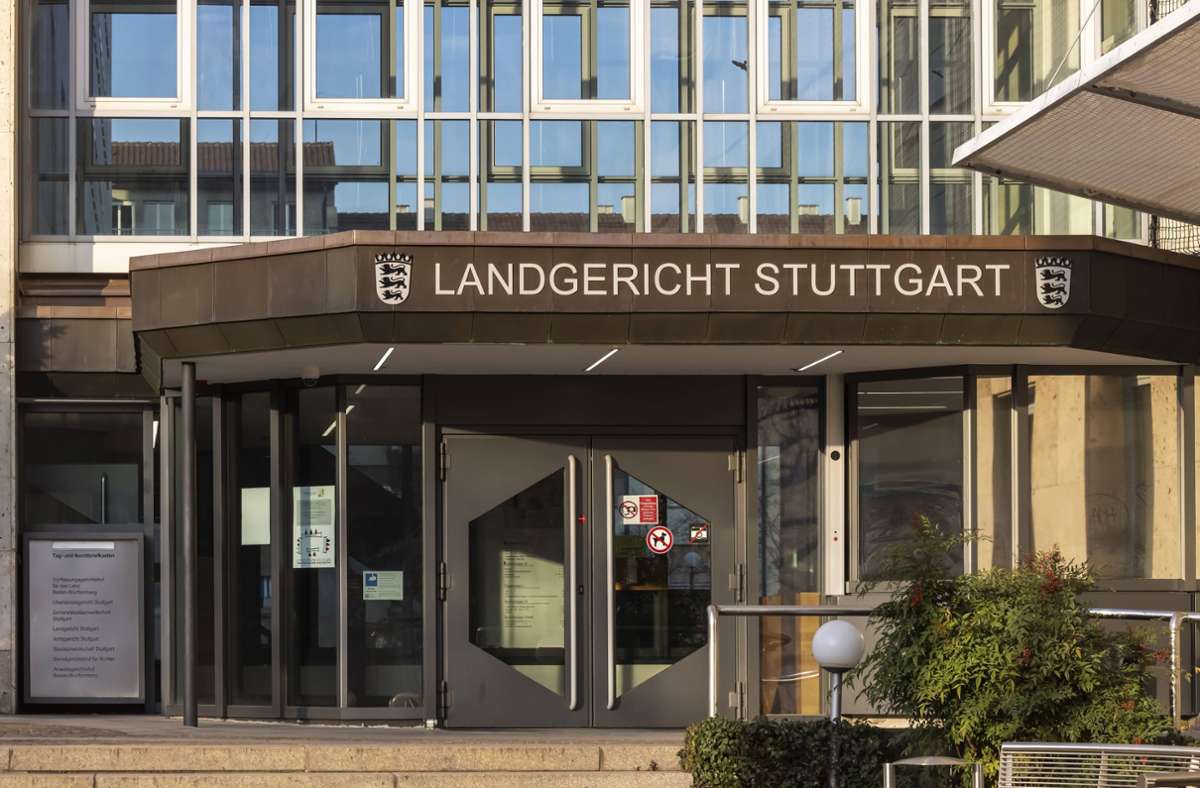 Landgericht Stuttgart: Nach tödlicher Messerattacke: Täter muss in Psychiatrie