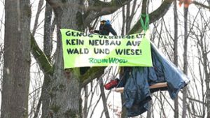Universität Stuttgart: Robin-Wood-Aktivisten besetzen Baum auf Campus