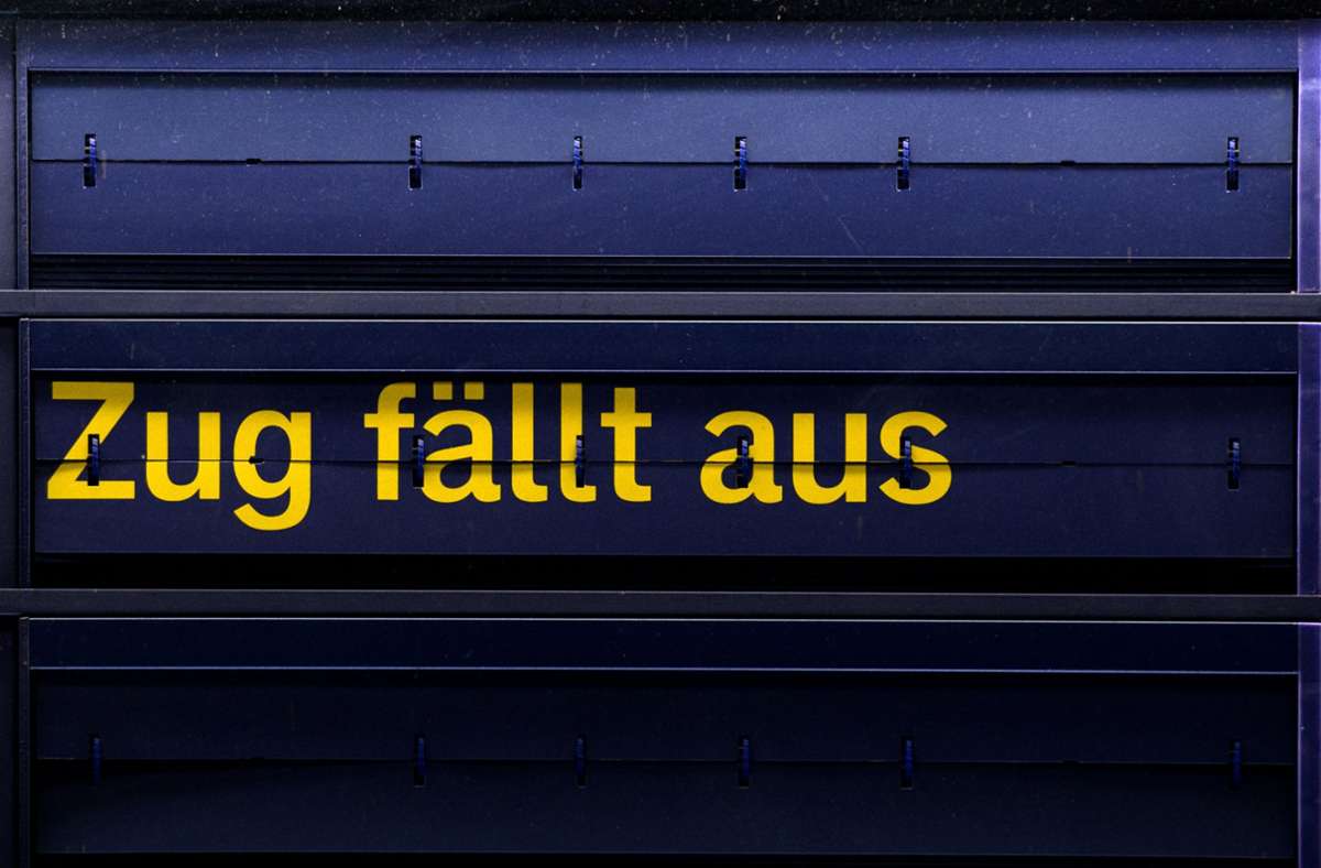 Ab Montag bestreikt die GDL erneut den Personenverkehr der Deutschen Bahn (Symbolbild) Foto: dpa/Arno Burgi