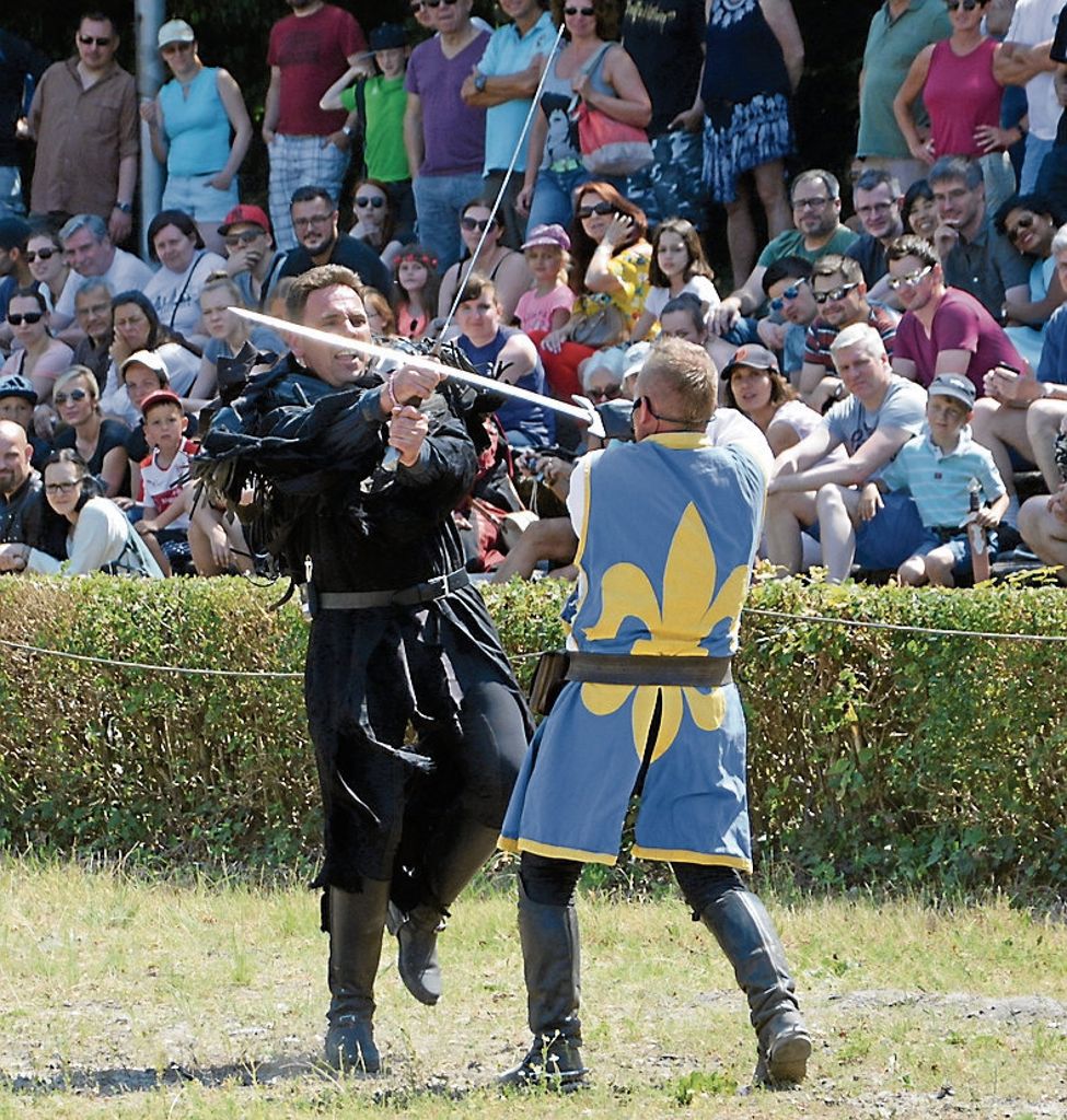 Am Ende des Ritterturniers wird der Kampf um die Krone Mann gegen Mann ausgetragen.