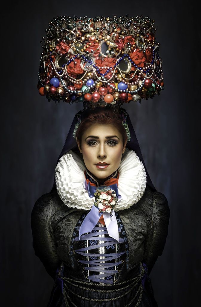 Die Brautkrone, im Schwarzwald auch Schäppel genannt, ist eine traditionelle Kopfbedeckung, die ledige Frauen bis zu ihrem Hochzeitstag an Feiertagen und auf Festen trugen. Dieses Exemplar stammt aus St. Georgen.