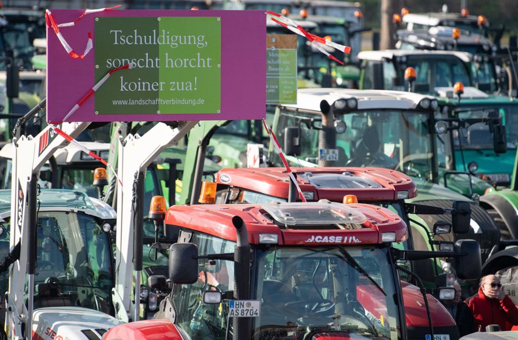 Umfrage Bauernprotest: Bauern protestieren in Stuttgart