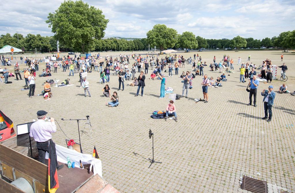 Corona-Pandemie in Stuttgart: Zulauf zu Demonstrationen gegen Beschränkungen geht zurück