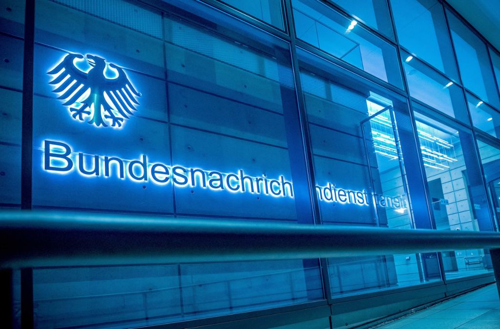 Überwachung durch Geheimdienst: Bundesregierung warnt Karlsruhe vor Beschneidung der BND-Befugnisse