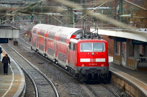 Auch ein Doppelstockzug kam bei der  Remsbahn schon zum Einsatz. Foto: / Gottfried Stoppel