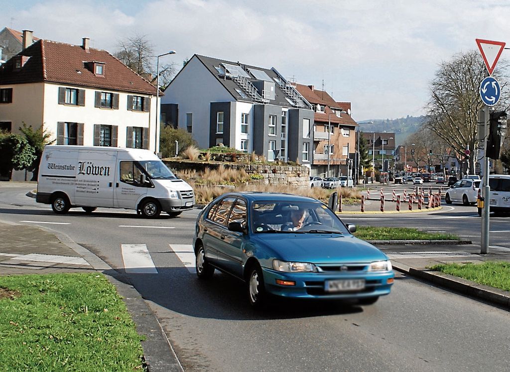 HEDELFINGEN: Lob für Umgestaltung am Dürrbachkreisel: Zustimmung zur verlängerten Busspur