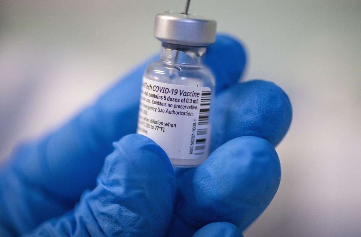 Im Kampf gegen die Corona-Pandemie: EU-Behörde gibt grünes Licht für Biontech-Impfstoff
