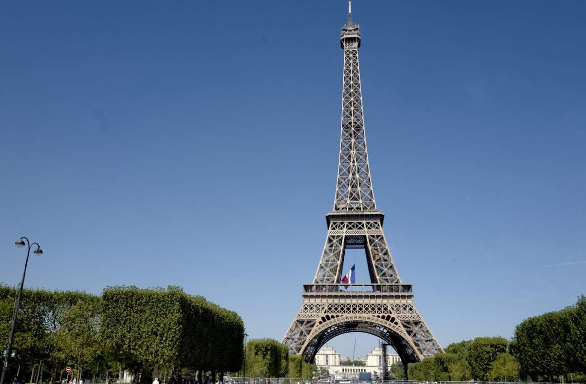 Polizeieinsatz in Paris: Eiffelturm wegen Bombendrohung evakuiert