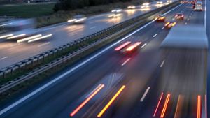 Niederlande wollen tagsüber Tempo 100 auf Autobahnen