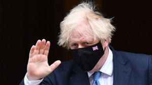 Boris Johnson will nun doch in Selbstisolation gehen