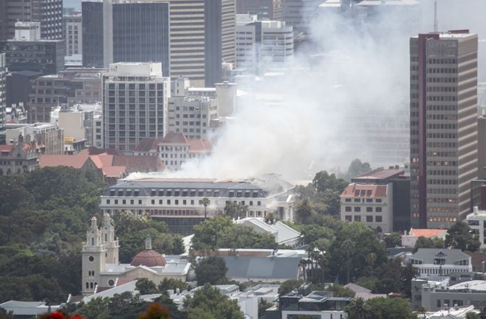 Brand in Kapstadt: Südafrikas Nationalversammlung durch Feuer komplett zerstört