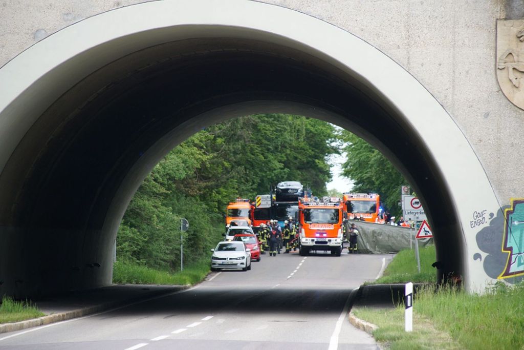 24.05.2019 Beim Zusammenprall mit einem Linienbus ist ein Motorradfahrer in Stuttgart-Vaihingen tödlich verletzt worden.