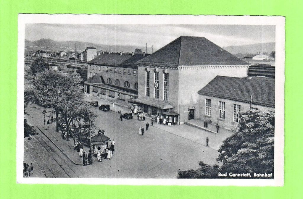 Bad CannstattEisenbahnfan Günther Klebes ersteigert historische Ansichtskarte vom Cannstatter Bahnhof: Sammler ersteigert historische Postkarte vom Bahnhof Bad Cannstatt