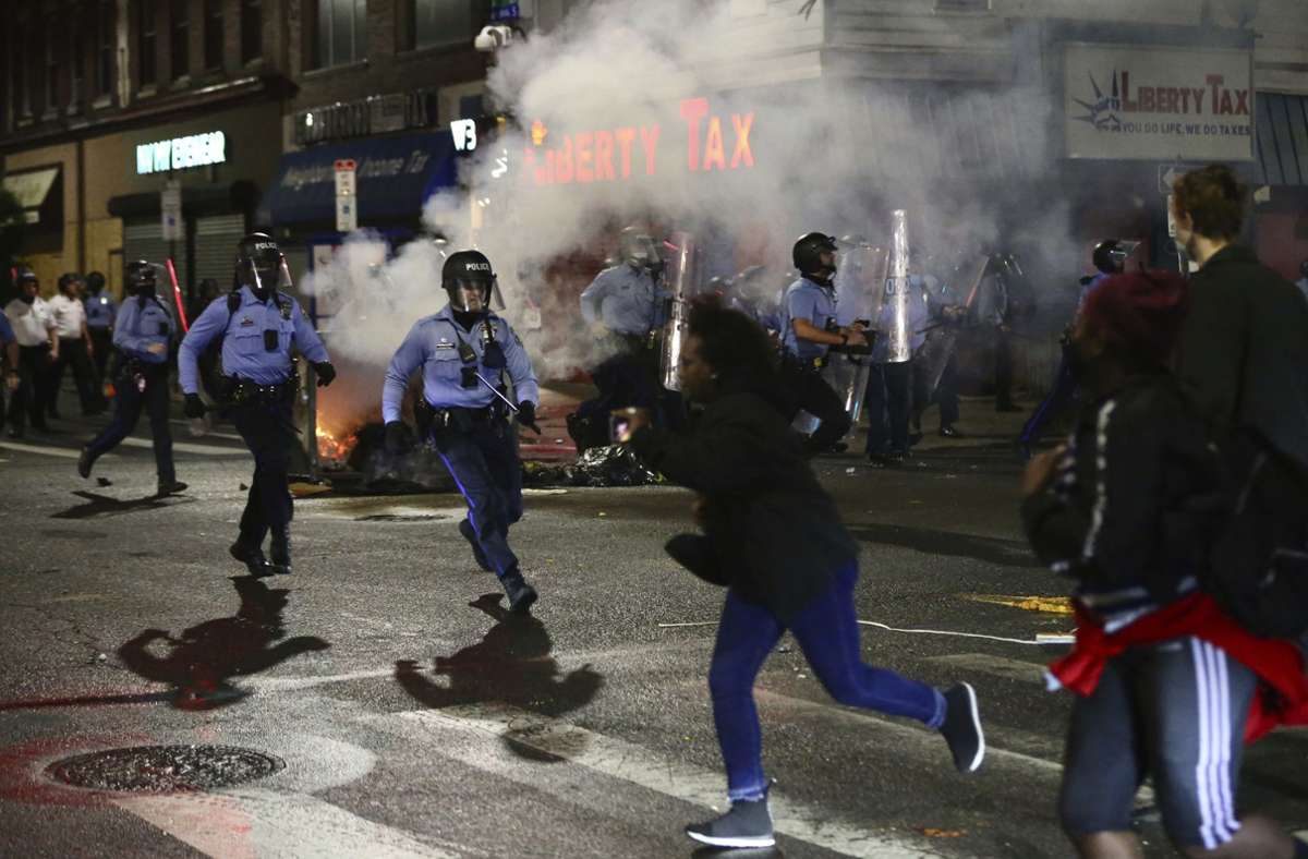 Ausschreitungen in Philadelphia: US-Polizisten erschießen bewaffneten Schwarzen