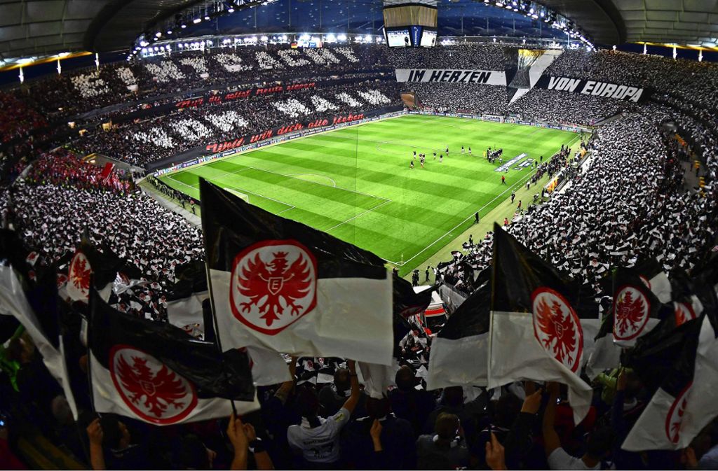 Fans von Eintracht Frankfurt sauer: UEFA verbietet Choreographie mit Wunderkerzen