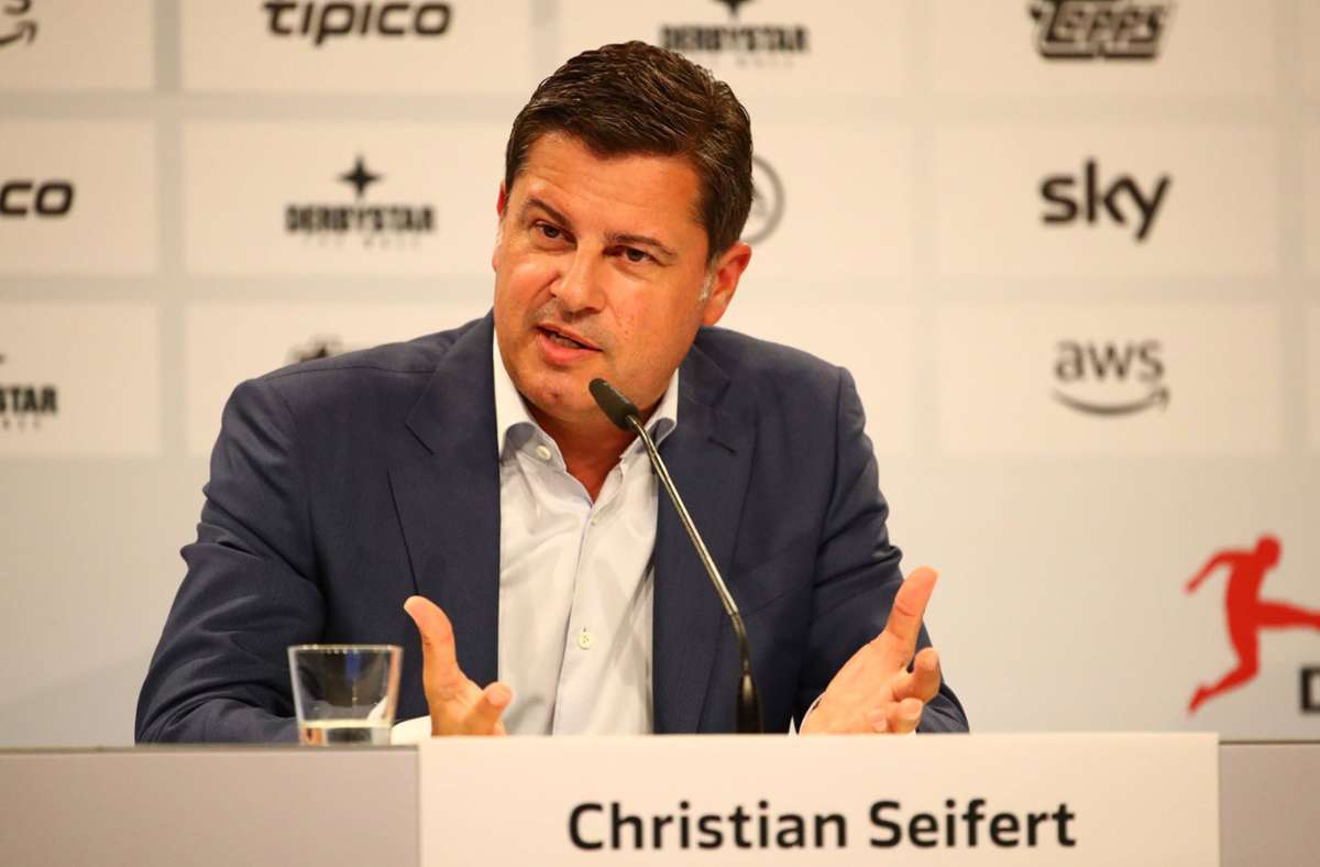 Christian Seifert ist seit 2019 das Gesicht der Deutschen Fußball Liga (DFL). Während sein Vorgänger Reinhard Rauball sich offiziell noch „Präsident“ nennen durfte, führt Christian Seifert die DFL Deutsche Fußball Liga GmbH  als Geschäftsführer und fungiert gleichzeitig in der DFL e.V. als Sprecher des Präsidiums.