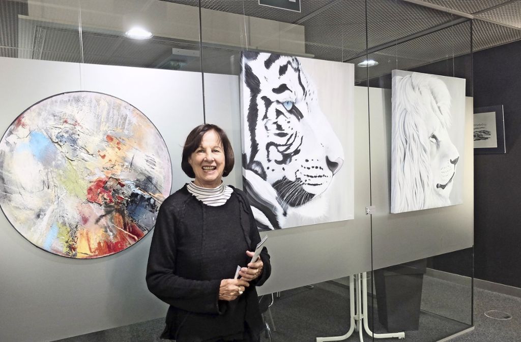 Helga Müller vom Verein zur Förderung der Kunst Stuttgart in der  Volks