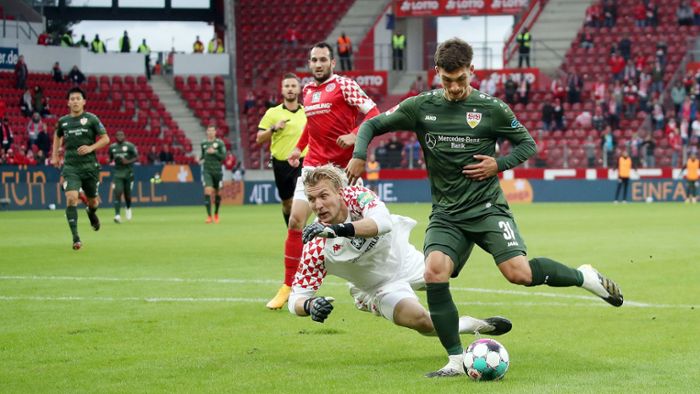 Mario Gomez gratulierte VfB-Talent  zum ersten Bundesliga-Tor