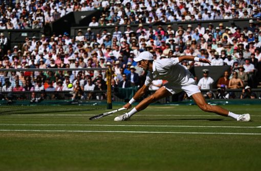 Novak Djokovic in Aktion. Foto: AFP/SEBASTIEN BOZON