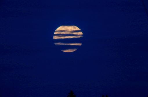 Wenn sich der Vollmond zwei Mal innerhalb eines Monats zeigt, spricht man von einem „Blue Moon“. Foto: 7aktuell.de/Christina Zambito