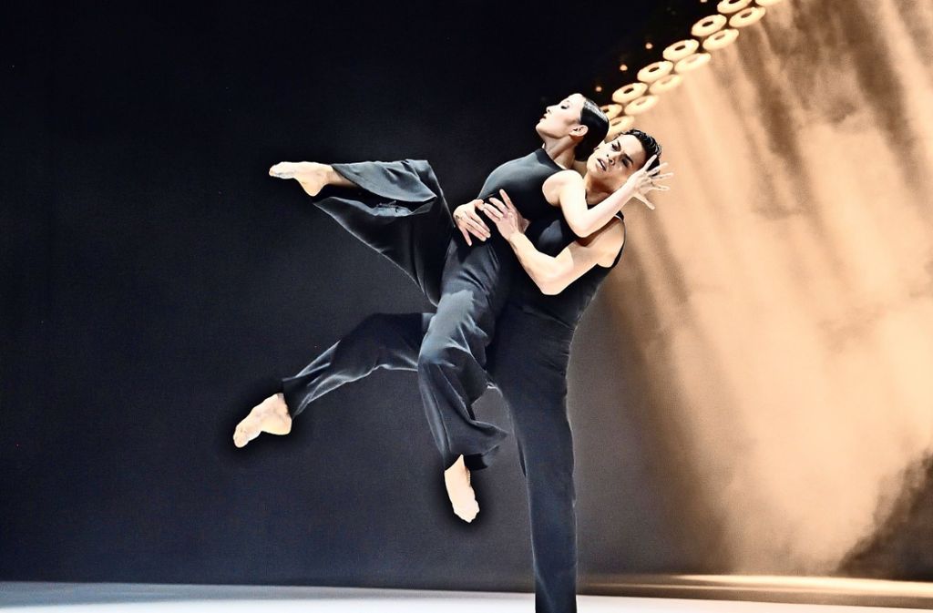 Perkussiv, mit Trauergesang oder dauerbewegt: Drei moderne Neukreationen beim Stuttgarter Ballett