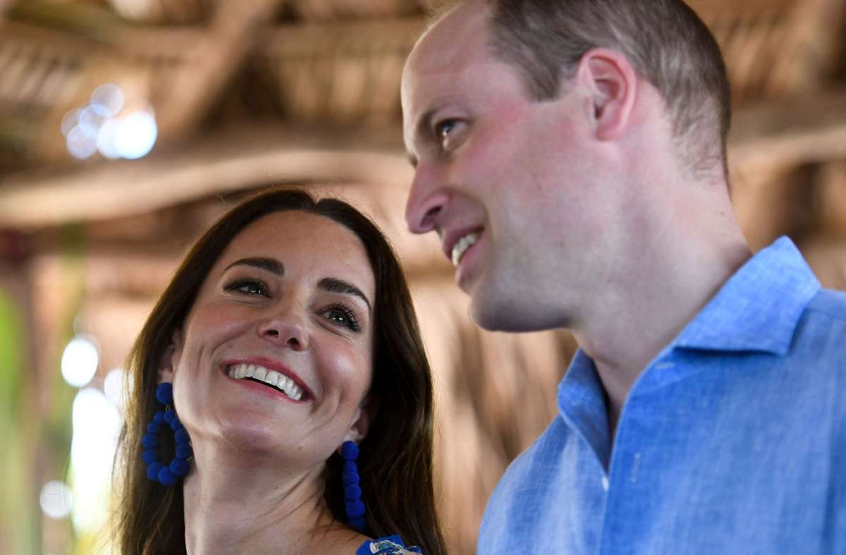 Dass ihre Ankunft in Belize von Protesten überschattet wurde, ließen sich Herzogin Kate und Prinz William nicht anmerken.
