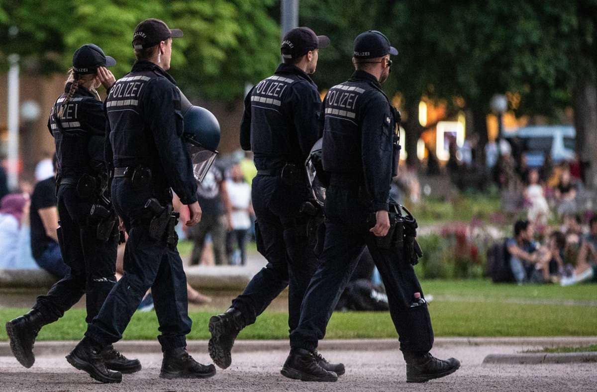 Ermittlungen in Stuttgart: Gewerkschafter Rainer Wendt verteidigt Polizei