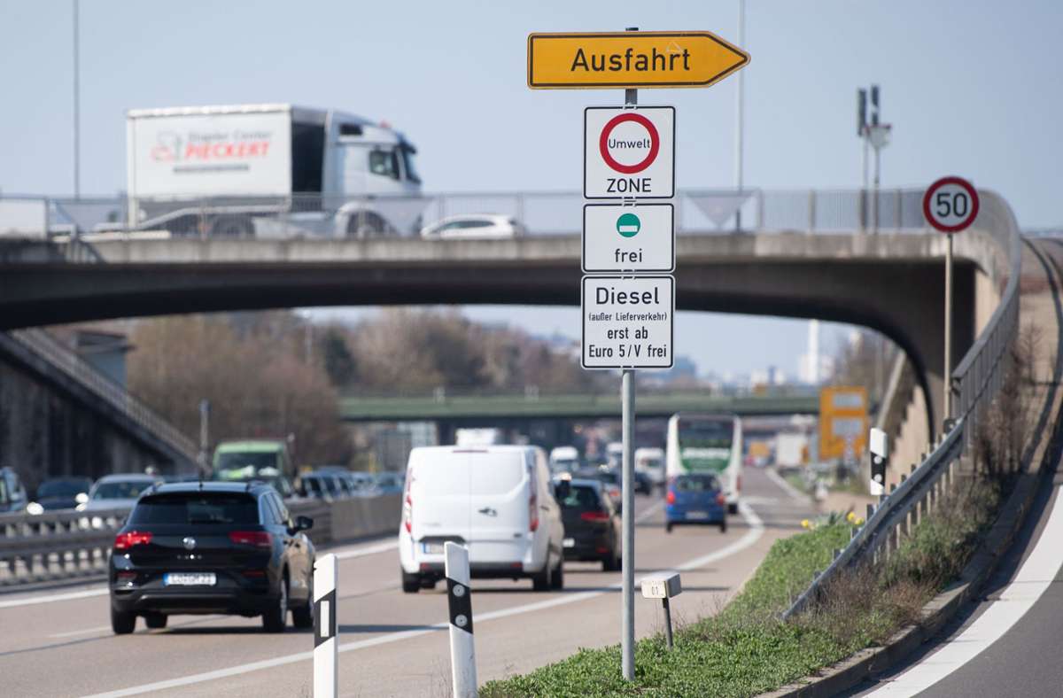 Euro-5-Diesel in Stuttgart: Land will Fahrverbote in letzter Minute kippen