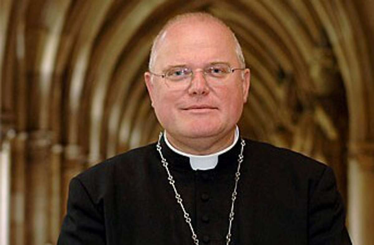 2007: Reinhard Marx als Noch-Bischof von Trier, der  – zu höheren Weihen berufen –  von Papst Benedikt XVI. ins Erzbistum München und Freising versetzt wird.