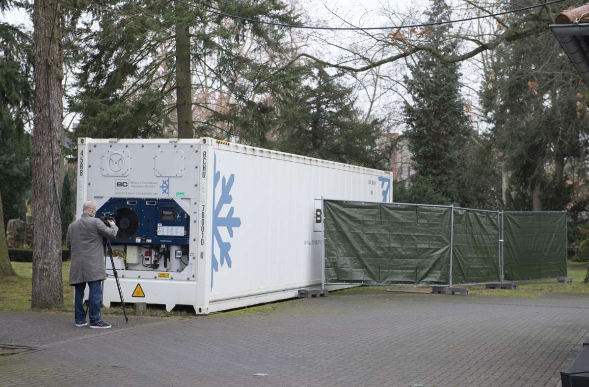Coronavirus in Hessen: Steigende Todeszahlen – Hanau lagert Tote im Kühlcontainer