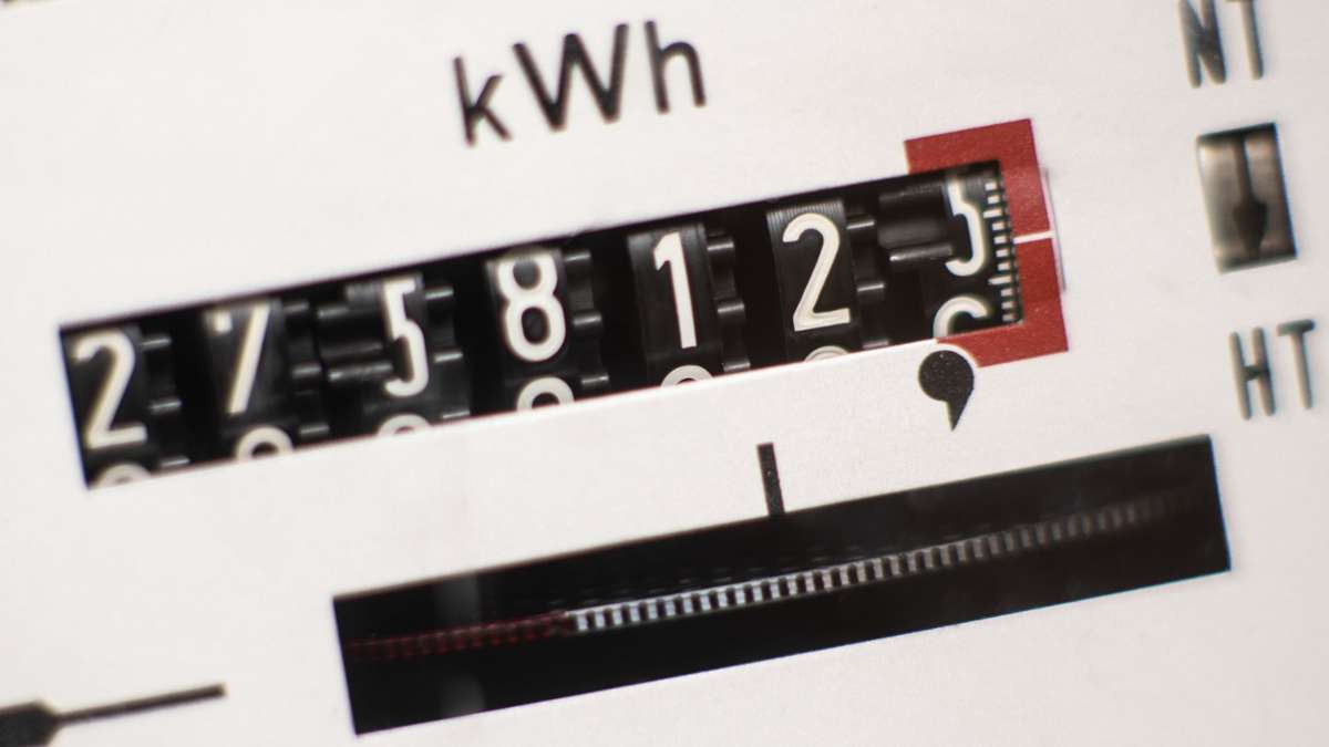 Energie: Netzagentur rechnet mit anhaltend hohen Strompreisen