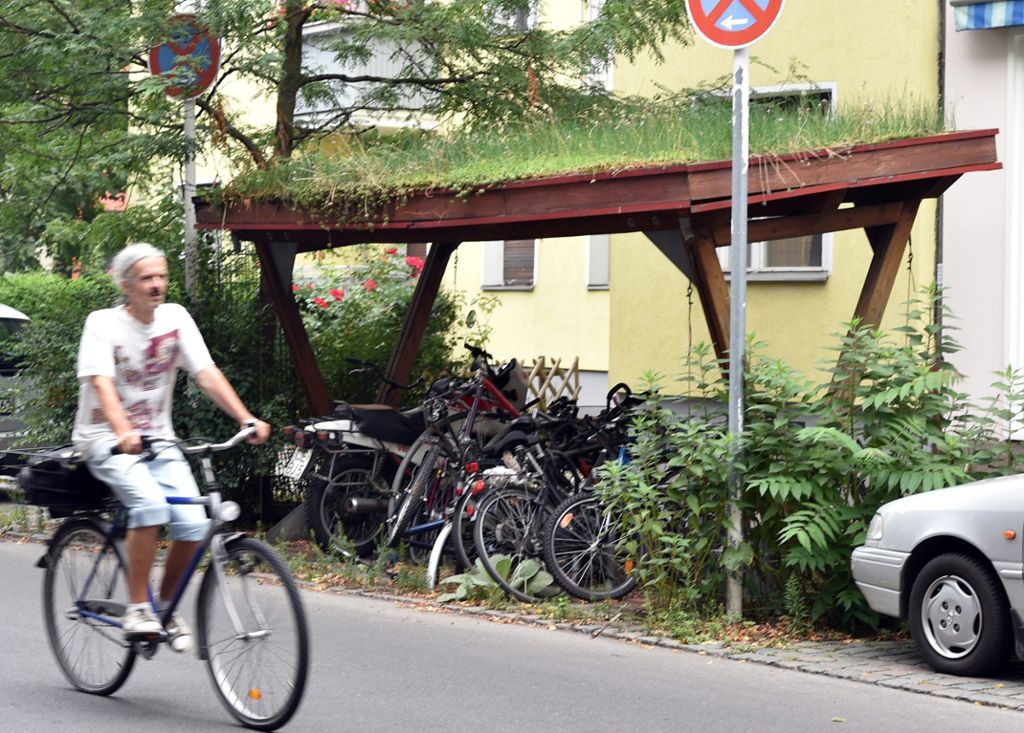 Grün-Schwarz streitet über Fahrradstellplätze und Fassadengrün