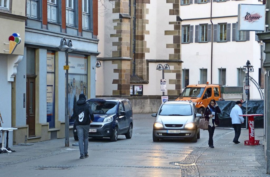 Bezirksbeirat stimmt Antrag von SÖS/Linke/PluS zu: Stadt soll versenkbare Poller in der Marktstraße prüfen