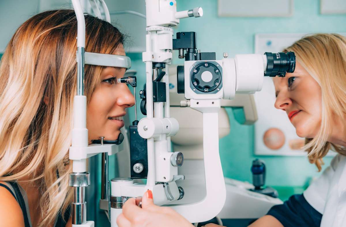 Messung Augeninnendruck: Ein erhöhter Augeninnendruck kann auf ein Glaukom (grüner Star) hinweisen. Die Ergebnisse der Studien zeigen, dass die Augeninnendruckmessung ein Glaukom als Einzelmaßnahme nicht zuverlässig vorhersagen oder diagnostizieren kann. Nach den Leitlinien der Augenärzte sollte sie nur in Kombination mit einer Augenspiegelung angeboten werden.