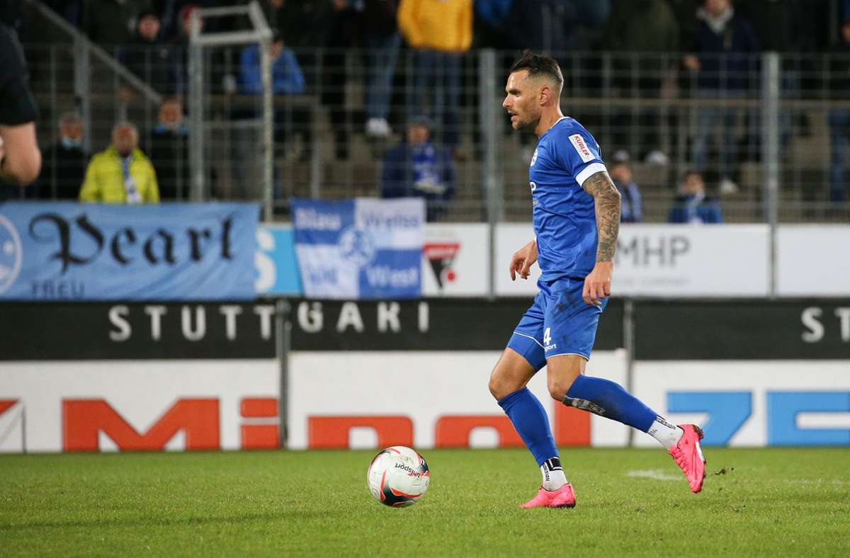 Stuttgarter Kickers: Markus Obernosterer rettet den Blauen Punkt gegen FV Ravensburg