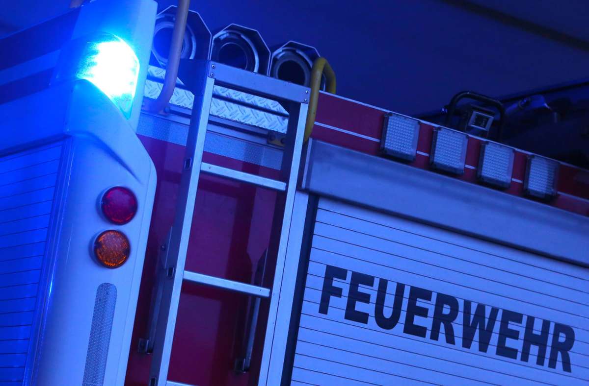 Die Feuerwehr ist zu einem Brand in Bad Schussenried ausgerückt (Symbolbild). Foto: IMAGO/BildFunkMV/IMAGO