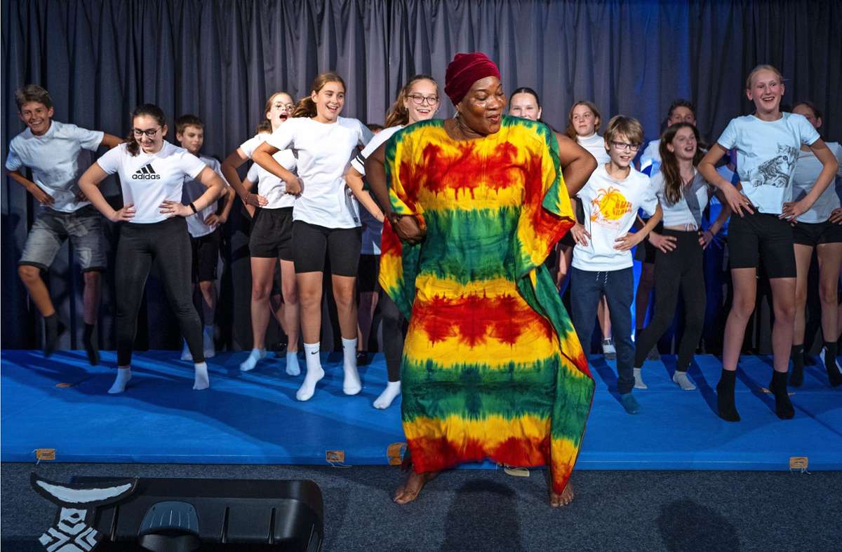 Gymnasium in Leonberg: Tanzen und Trommeln wie in Afrika