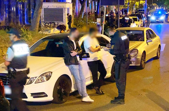 Attacken in Stuttgart nach Erdogan-Sieg: Schwerverletzte nach Messerangriff auf Korso-Teilnehmer